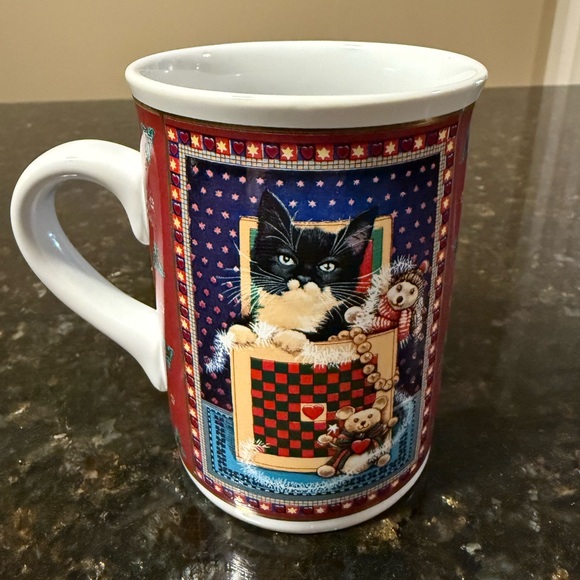 Vintage 93 Lesley Anne Ivory Cat/Kitten in Christmas Gift Box Mug - Picture 2 of 6